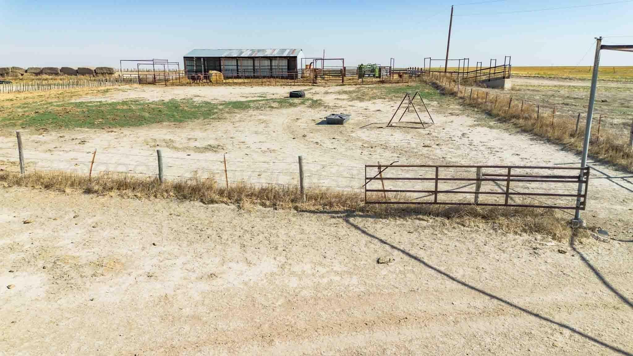 3,142.65 acres in Sherman County - photo 40