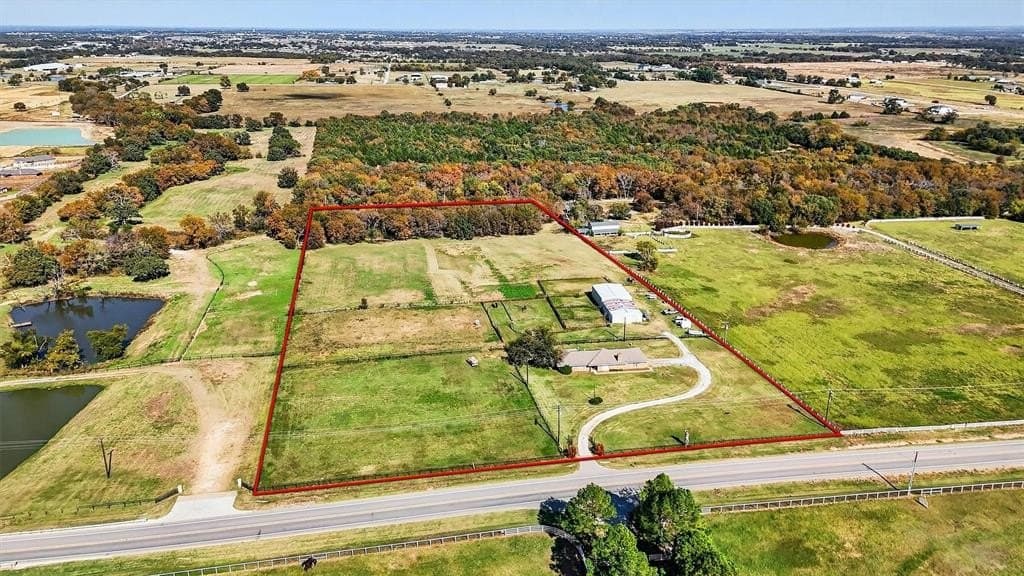 10 acres in Denton County