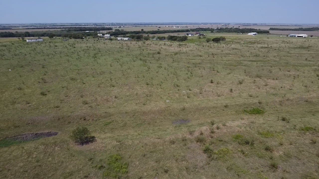 101.62 acres in Hill County - photo 10