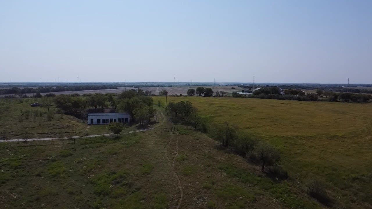 101.62 acres in Hill County - photo 4