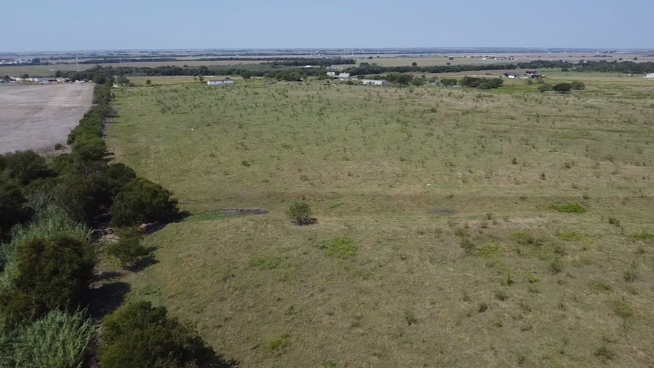 101.62 acres in Hill County - photo 8