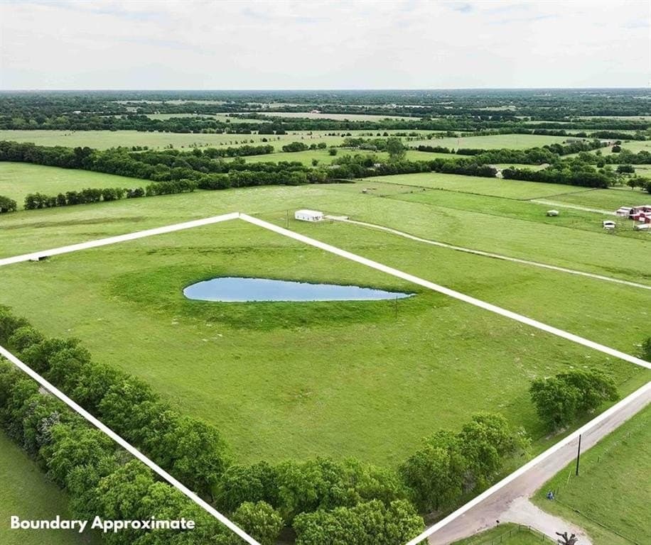 9 acres in Hunt County