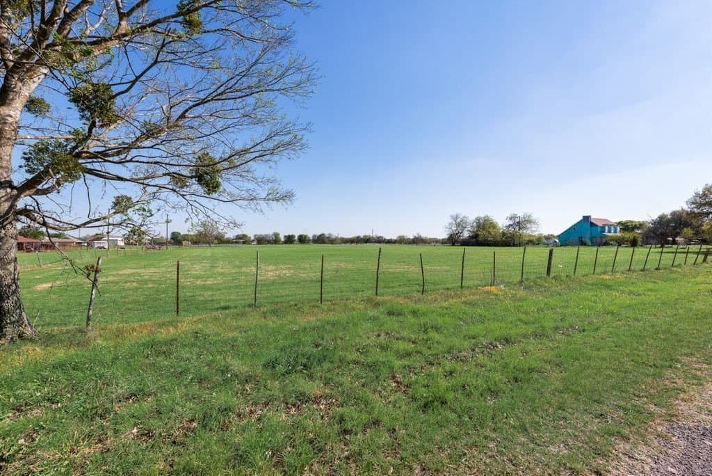 4.87 acres in Ellis County - photo 8