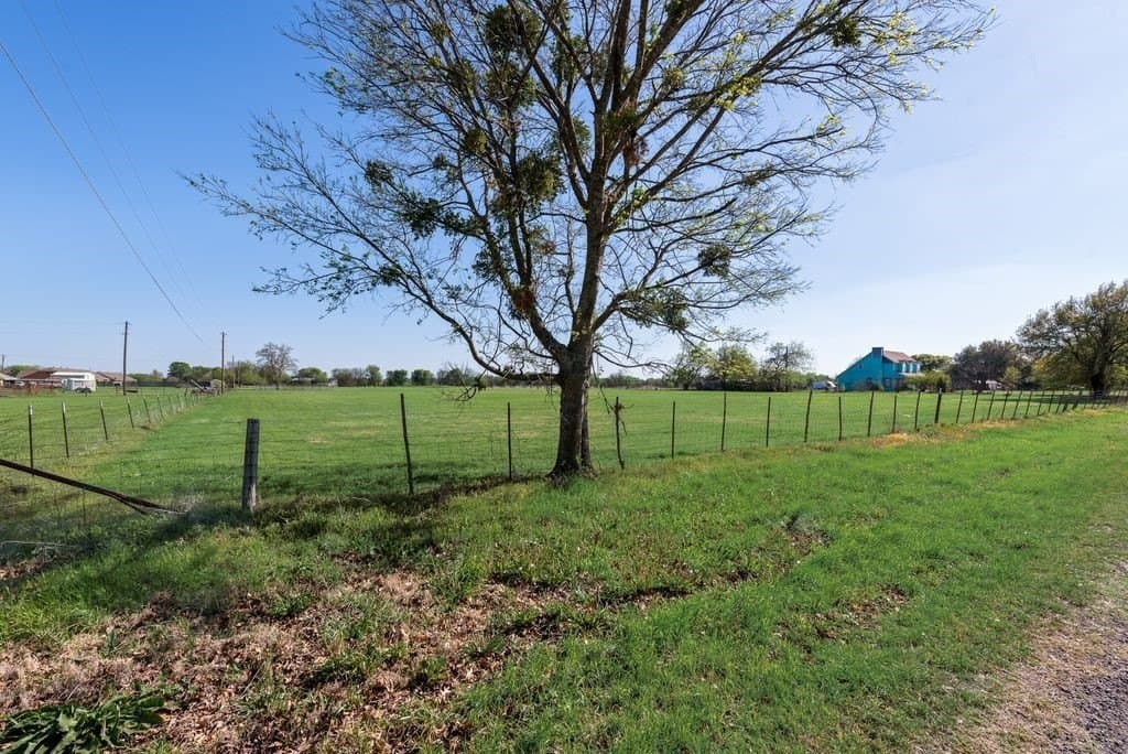 4.87 acres in Ellis County - photo 9