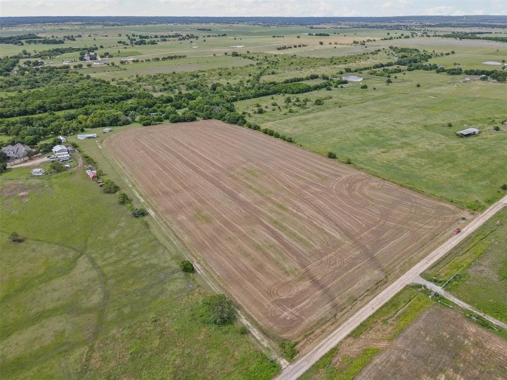 22 acres in Hill County gallery image 2