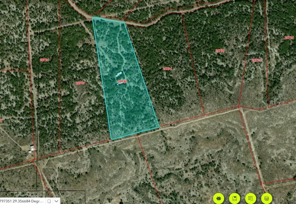 16.8 acres in Uvalde County - photo 2