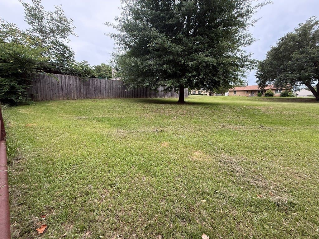 0.32 acres in Henderson County gallery image 3