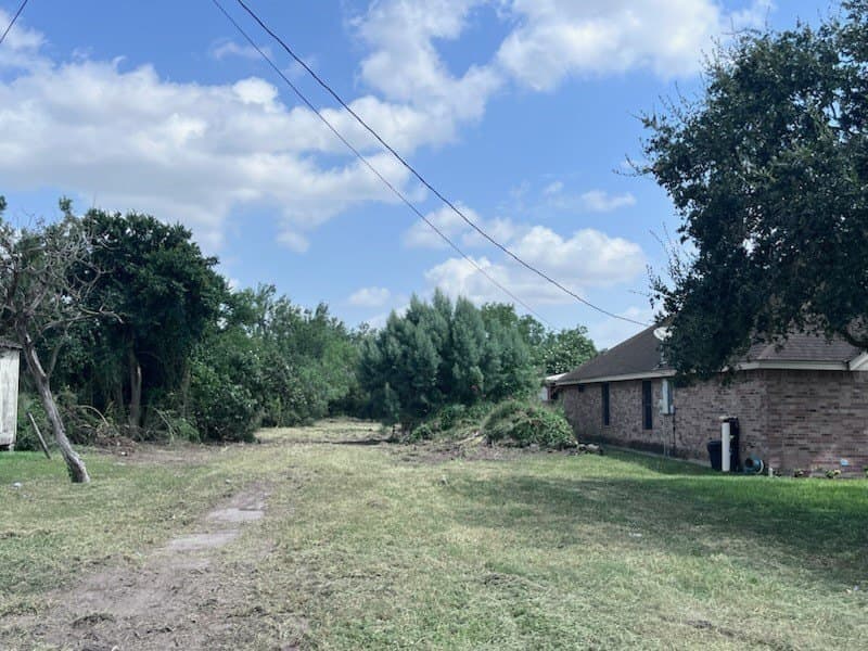 0.25 acres in Jim Wells County - photo 3