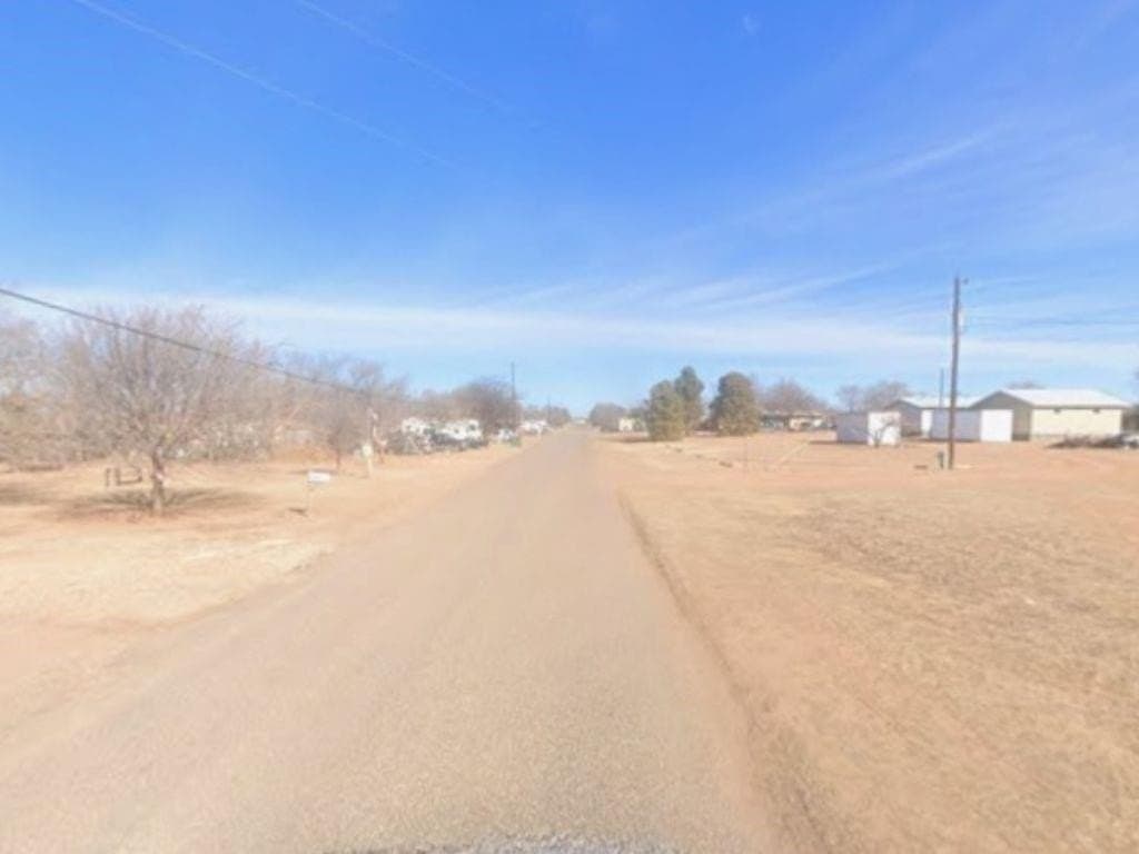 1.62 acres in Lubbock County gallery image 3