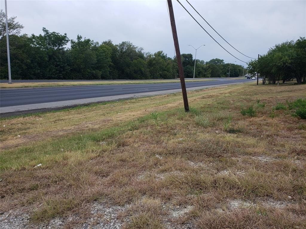 1.39 acres in Tarrant County gallery image 2