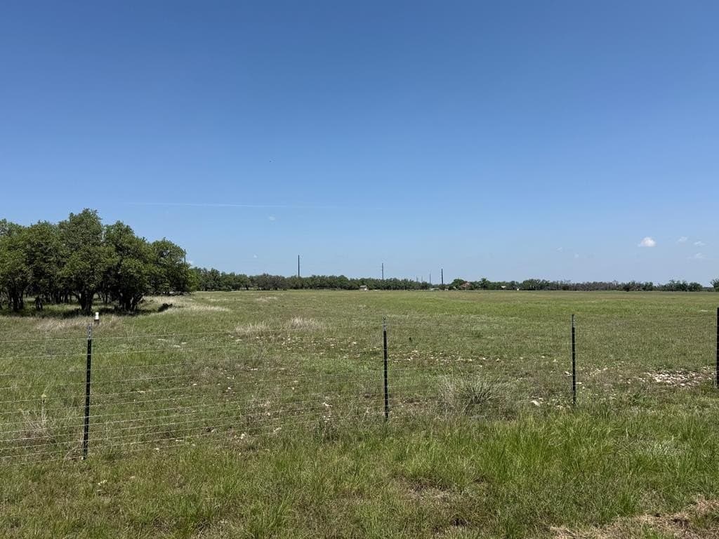 10.96 acres in Gillespie County