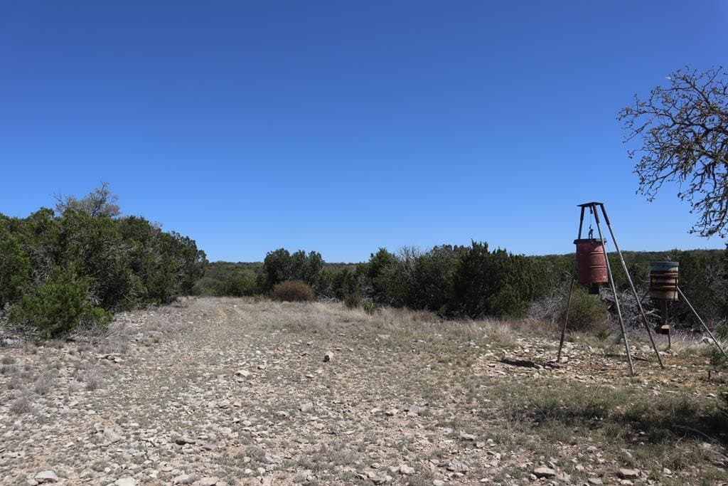 20.33 acres in Real County - photo 35