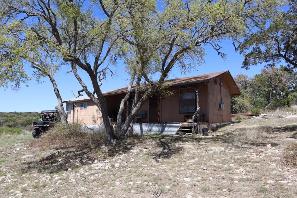 20.33 acres in Real County - photo 16