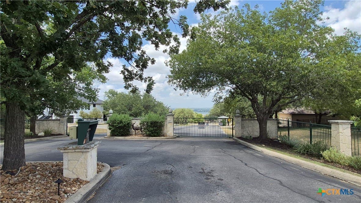 1 acres in Comal County - photo 15