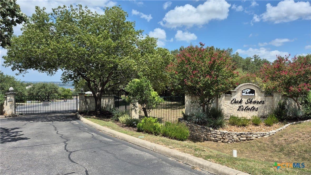1 acres in Comal County - photo 16