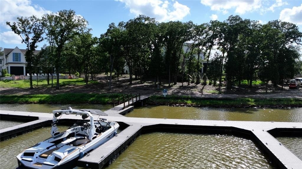 0.6 acres in Henderson County gallery image 2