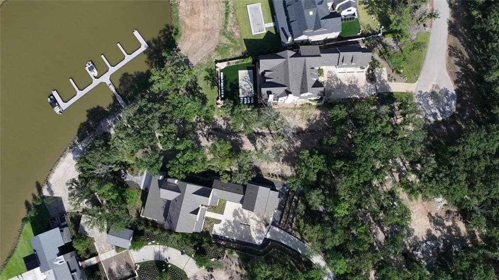 0.6 acres in Henderson County gallery image 3