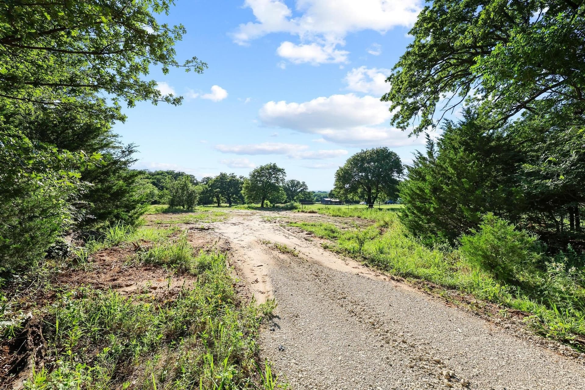 15.46 acres in Cooke County - photo 2
