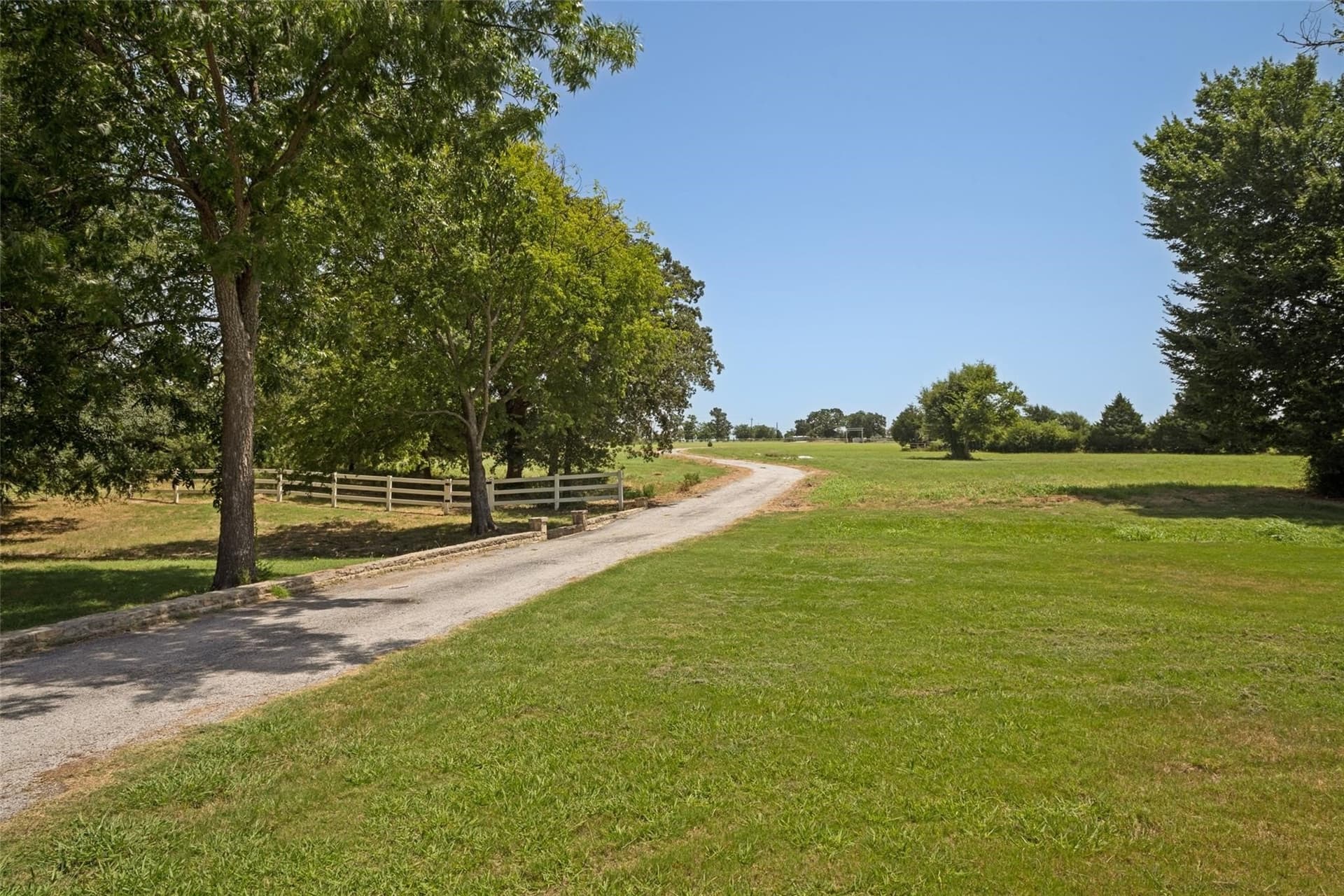 38.46 acres in Wise County - photo 4
