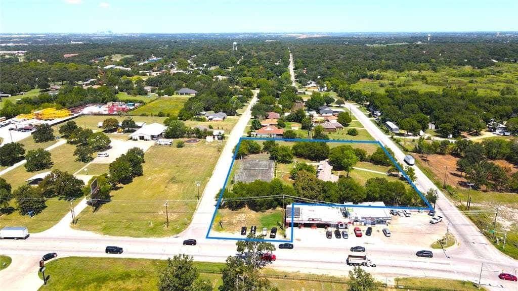 2.25 acres in Tarrant County gallery image 3