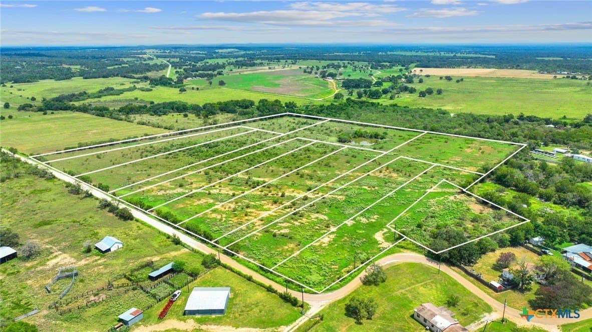 2.25 acres in Gonzales County - photo 8