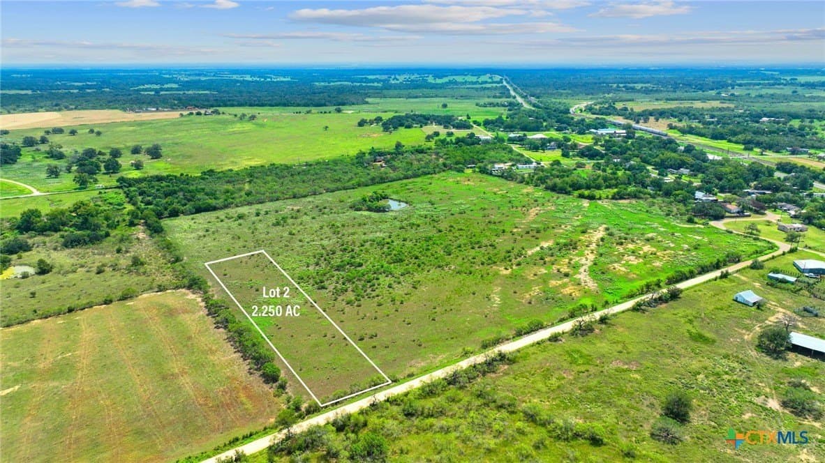 2.25 acres in Gonzales County