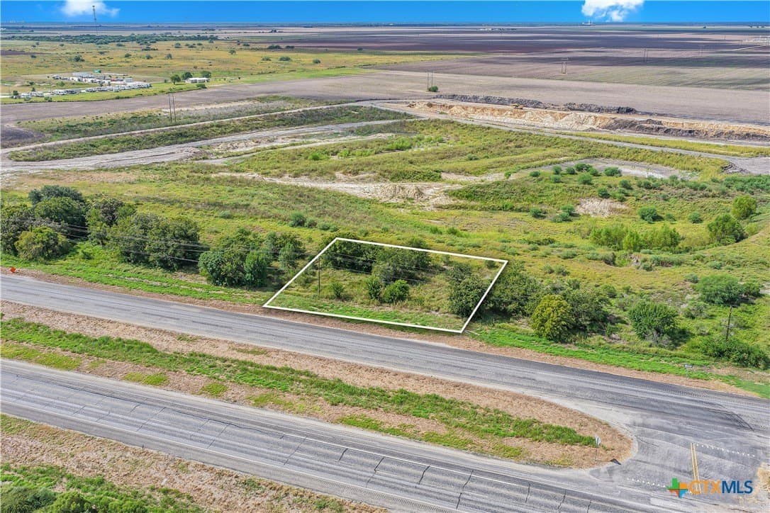 0.39 acres in Victoria County - photo 4