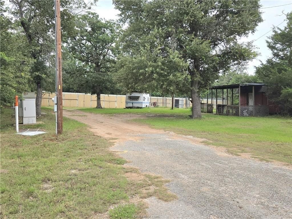 0.96 acres in Burleson County gallery image 2