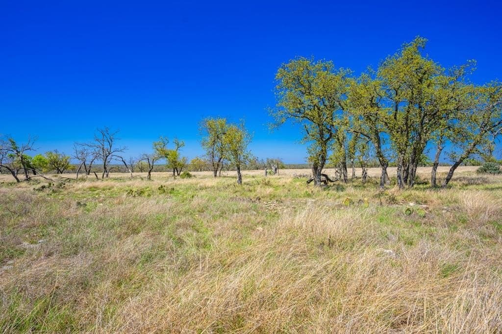 5.16 acres in Gillespie County