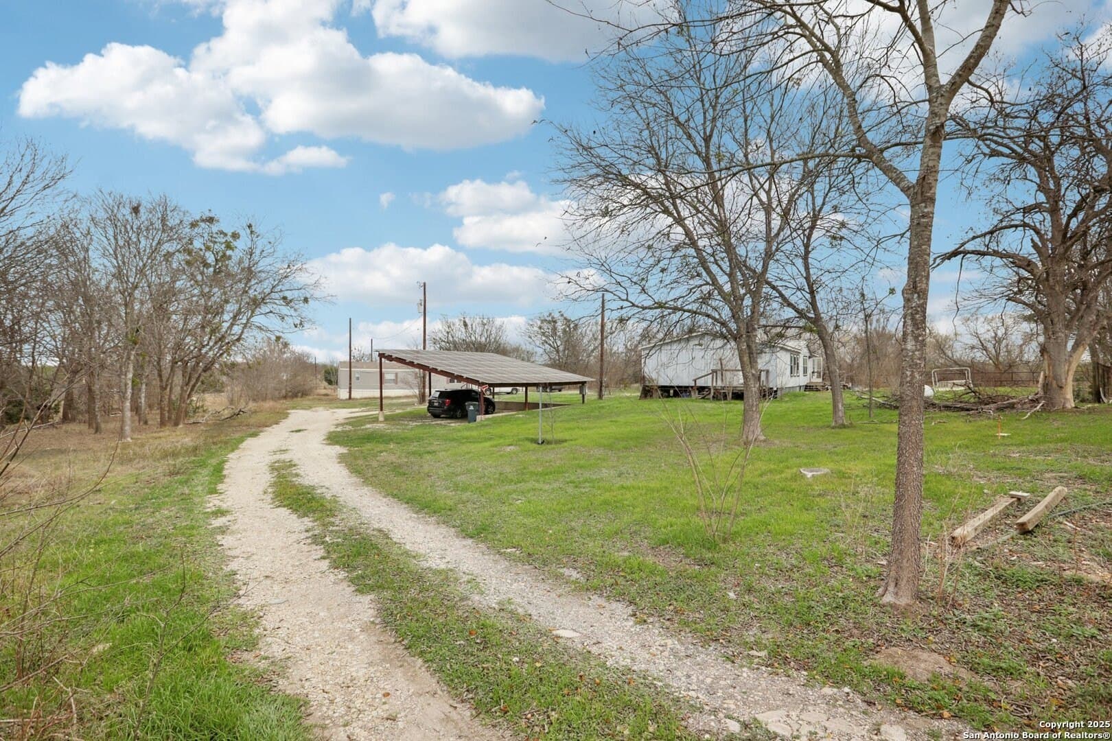 11 acres in Travis County gallery image 3