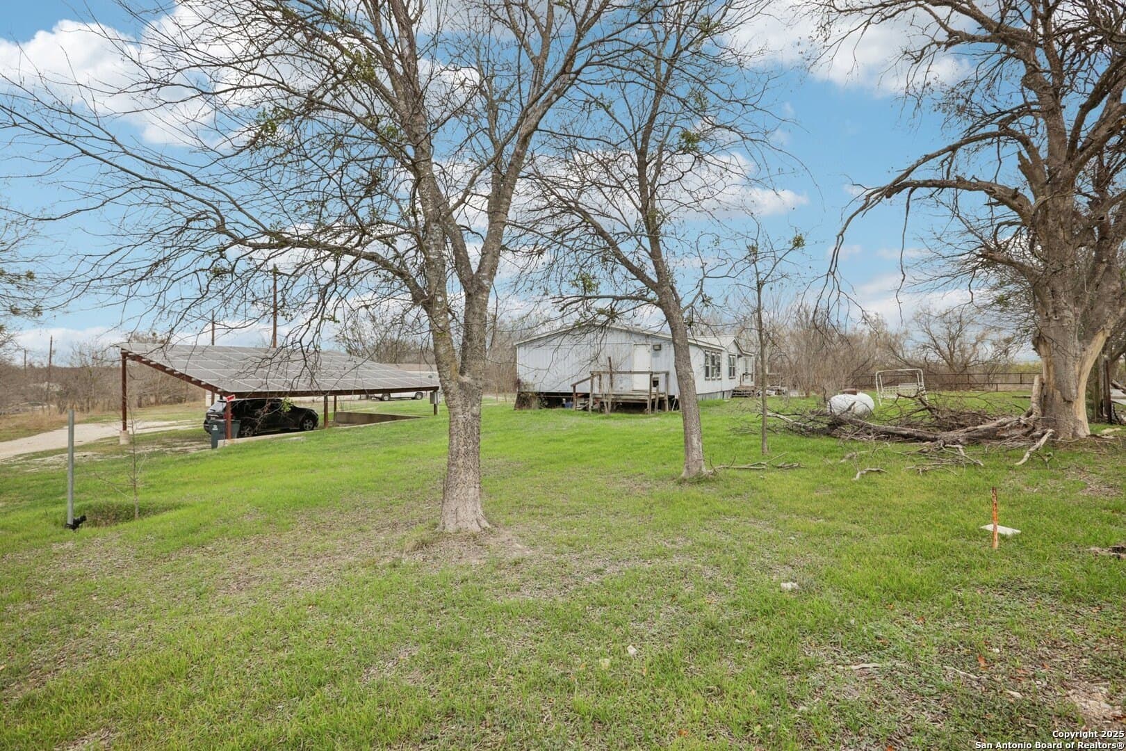 11 acres in Travis County gallery image 4