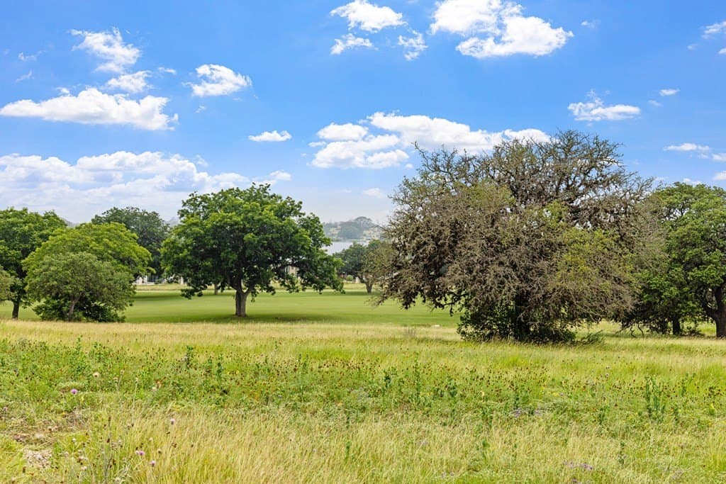 0.94 acres in Kerr County - photo 10