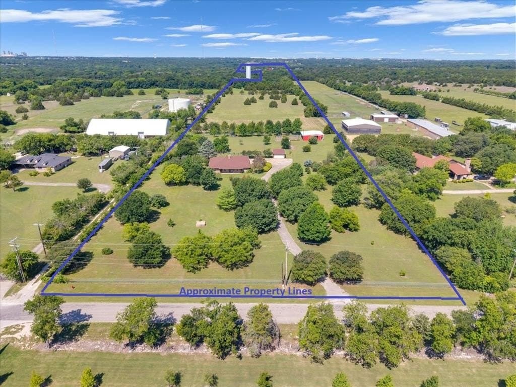 18 acres in Dallas County