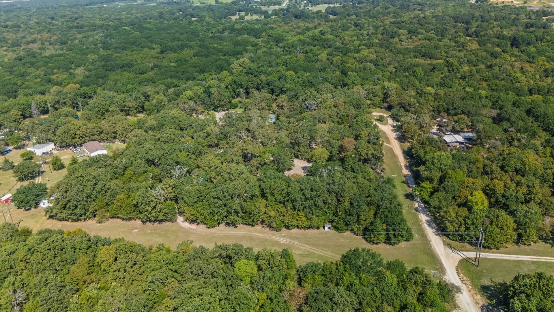 37.98 acres in Hunt County - photo 29
