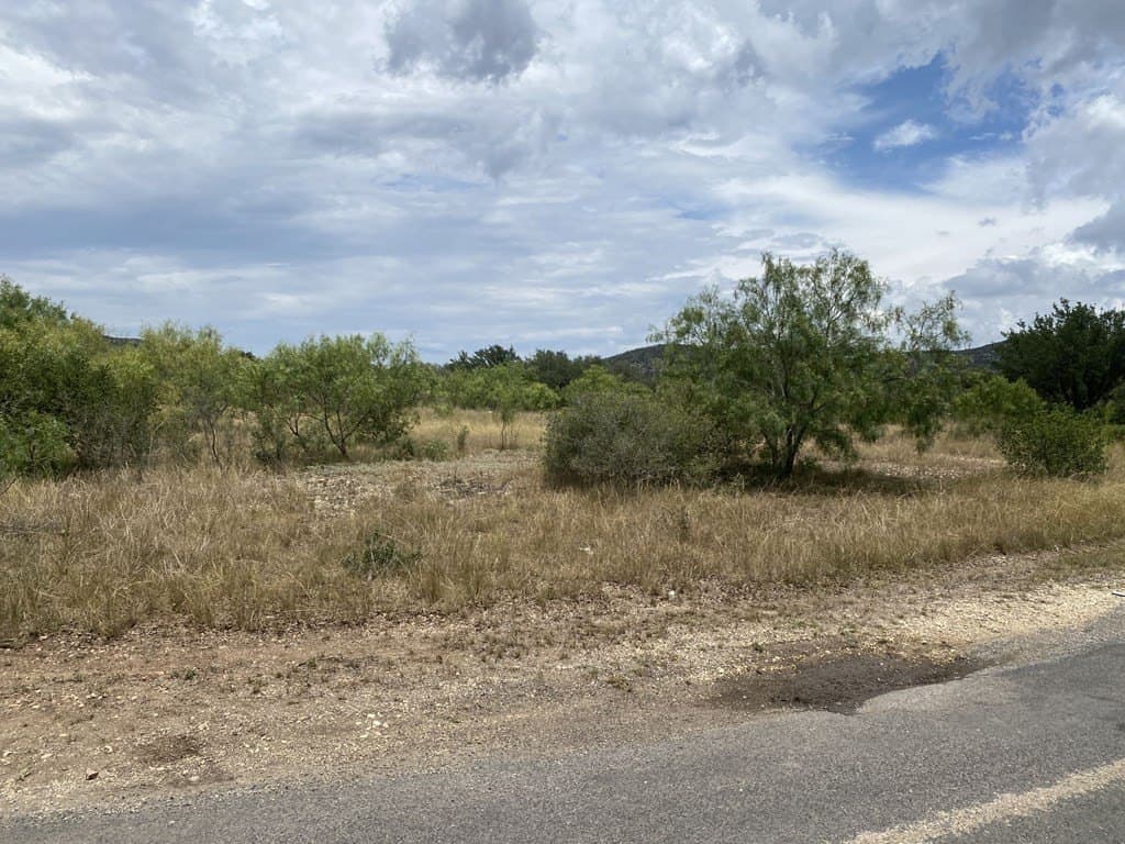 0.51 acres in Uvalde County - photo 25