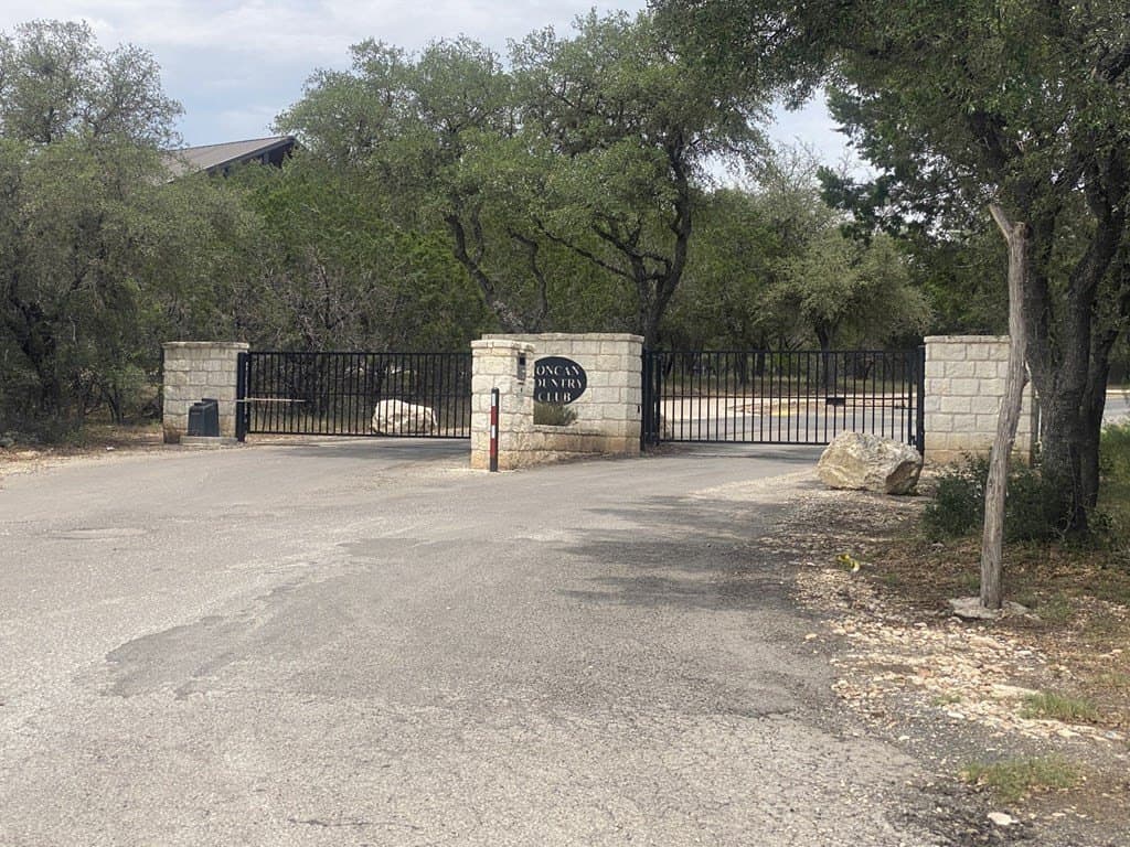 0.51 acres in Uvalde County - photo 34