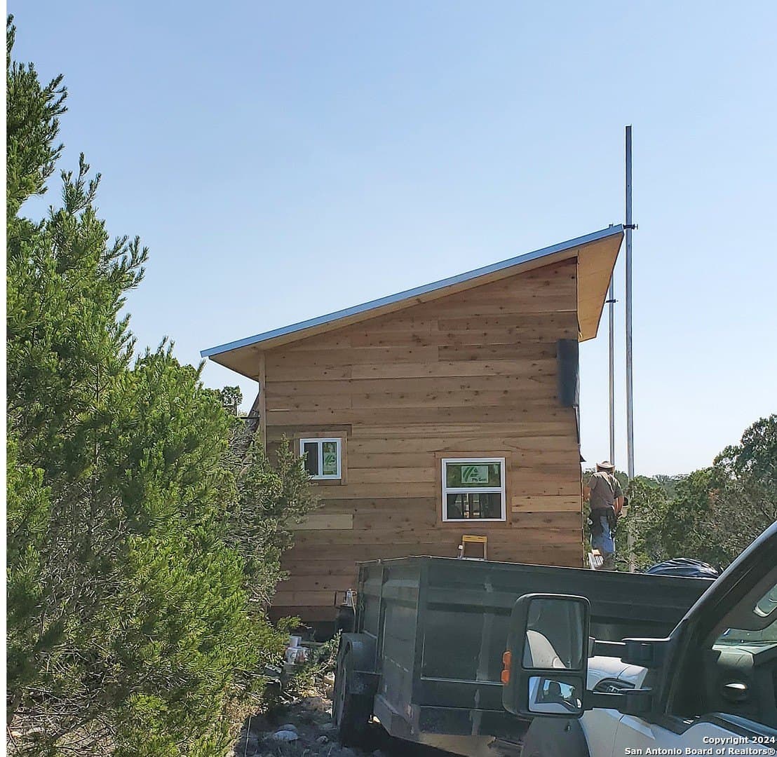 57.78 acres in Edwards County gallery image 3