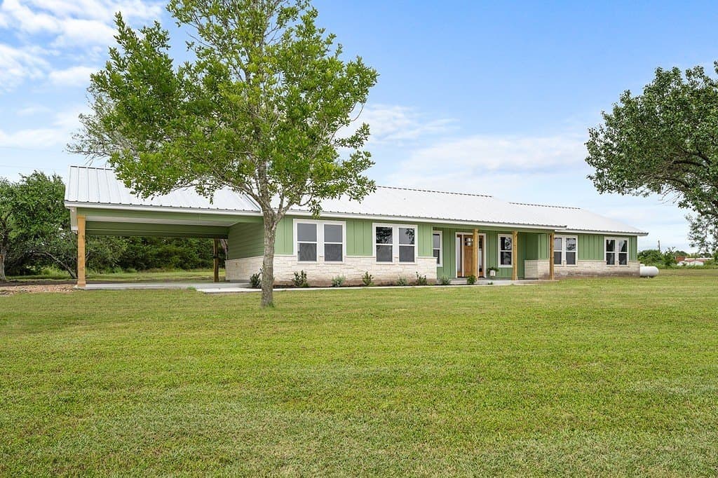 2.5 acres in Fayette County