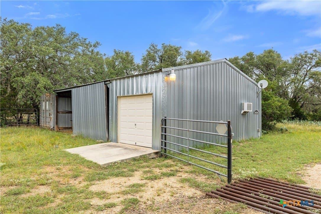 66 acres in Blanco County - photo 33
