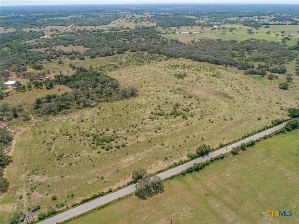 32.56 acres in DeWitt County gallery image 3