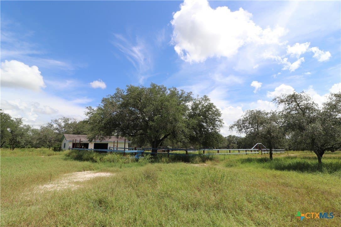 24 acres in Goliad County featured view