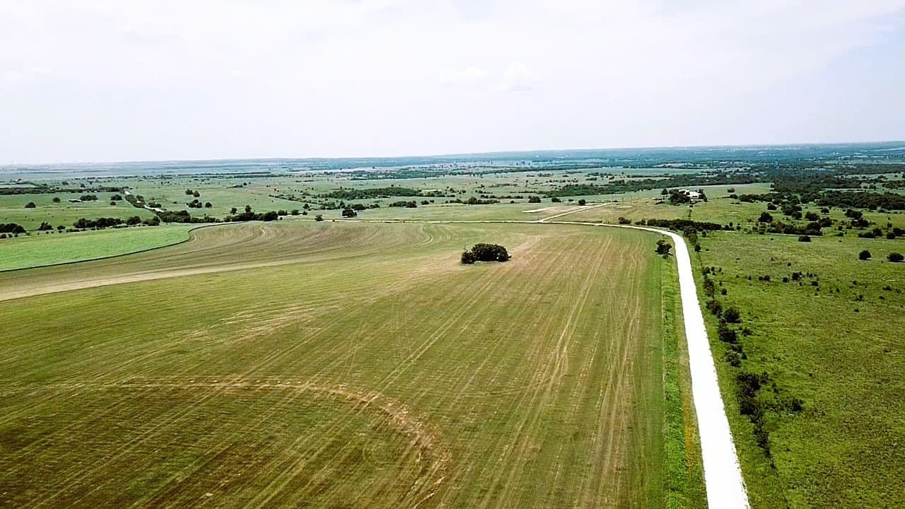 11.28 acres in Cooke County - photo 2