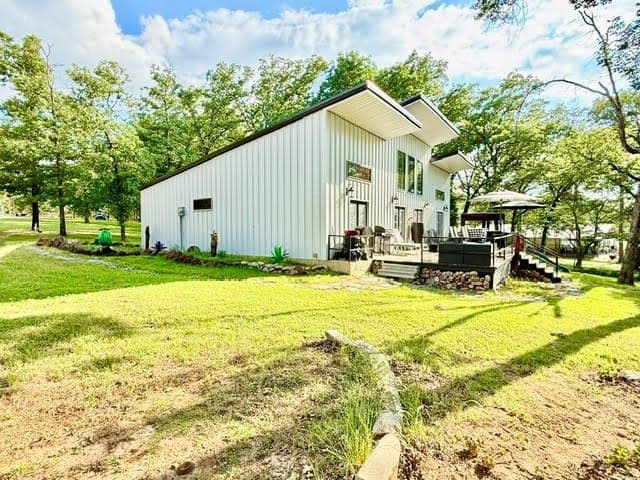 10 acres in Henderson County gallery image 3