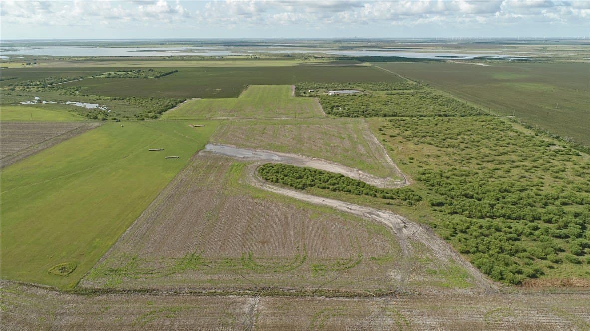 5 acres in Refugio County