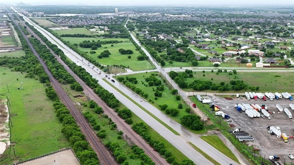 2.6 acres in Tarrant County gallery image 2