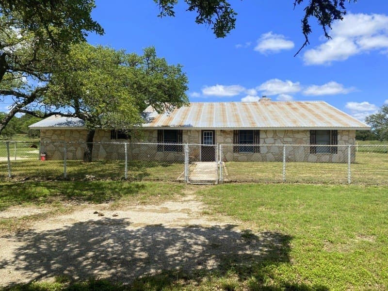 16.35 acres in Kerr County gallery image 4