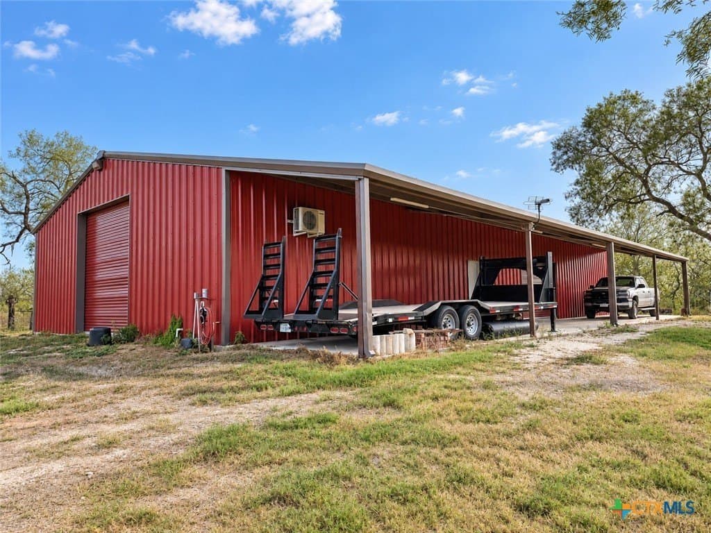 206.91 acres in Gonzales County - photo 5