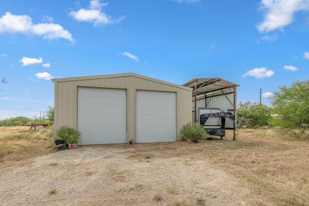 10.62 acres in Real County - photo 15