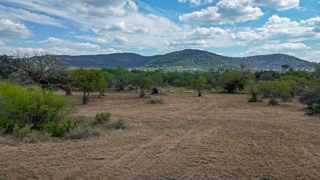 10.62 acres in Real County - photo 30
