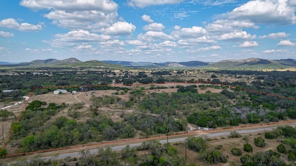 10.62 acres in Real County - photo 27